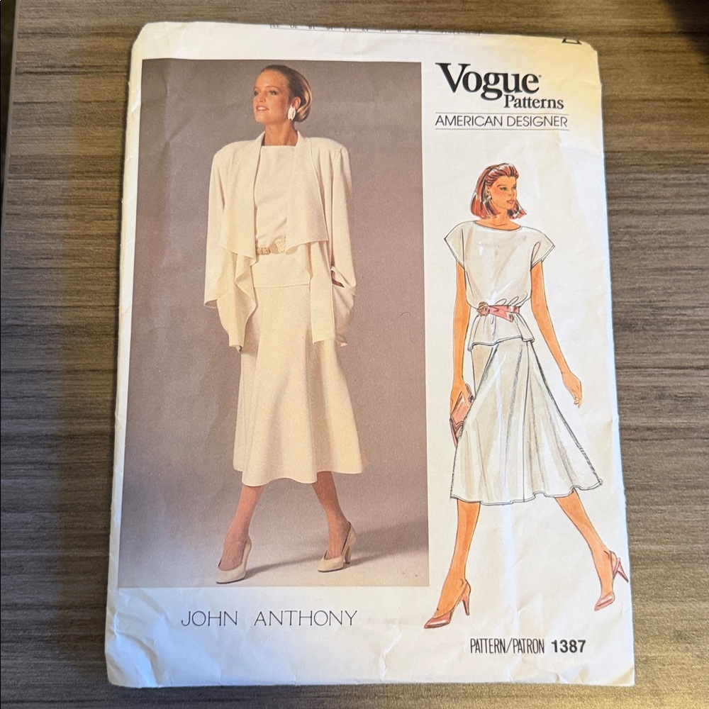 Uncut Vogue Sewing Pattern 1387